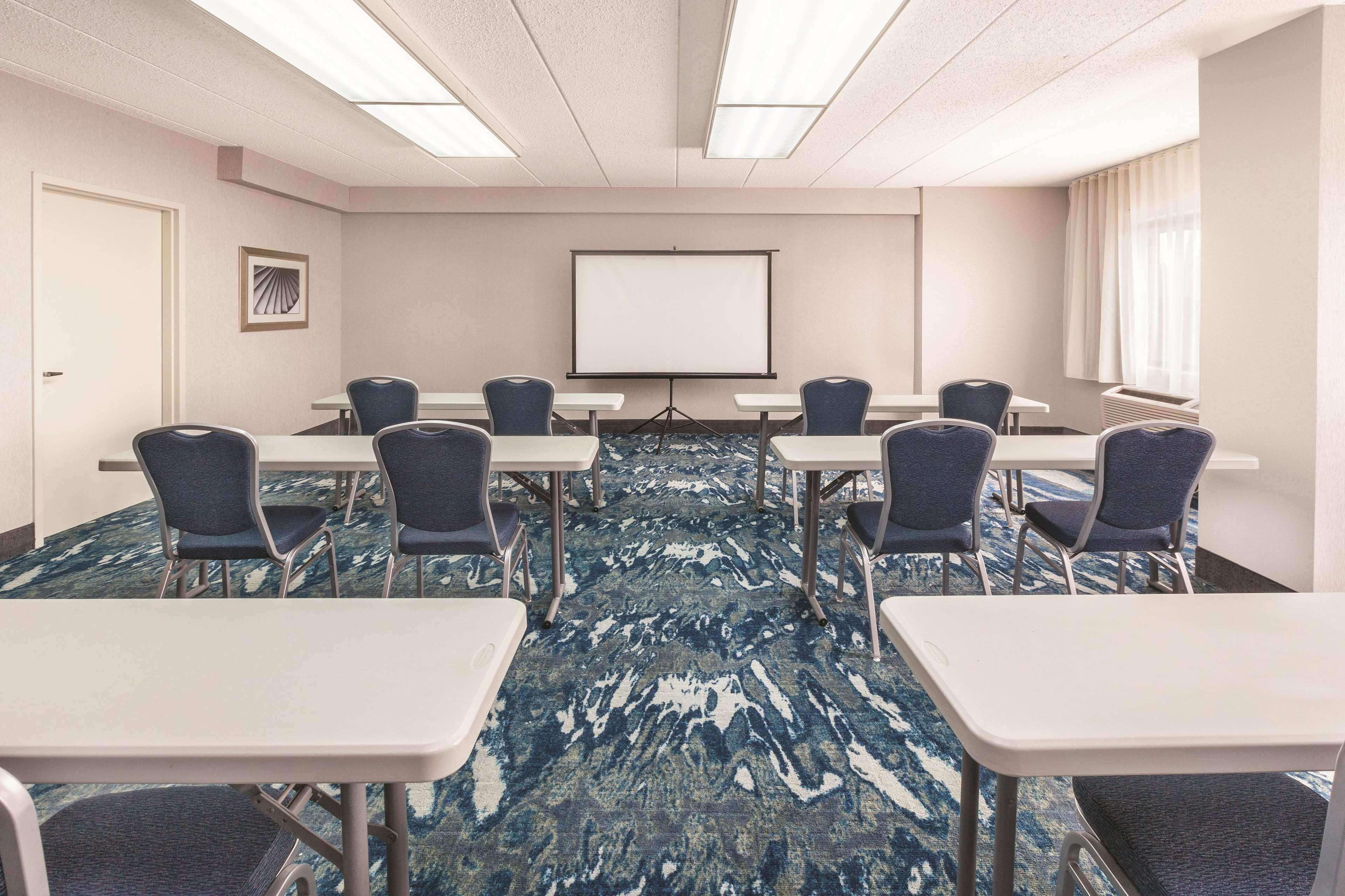 La Quinta By Wyndham Philadelphia Airport Hotel 3*